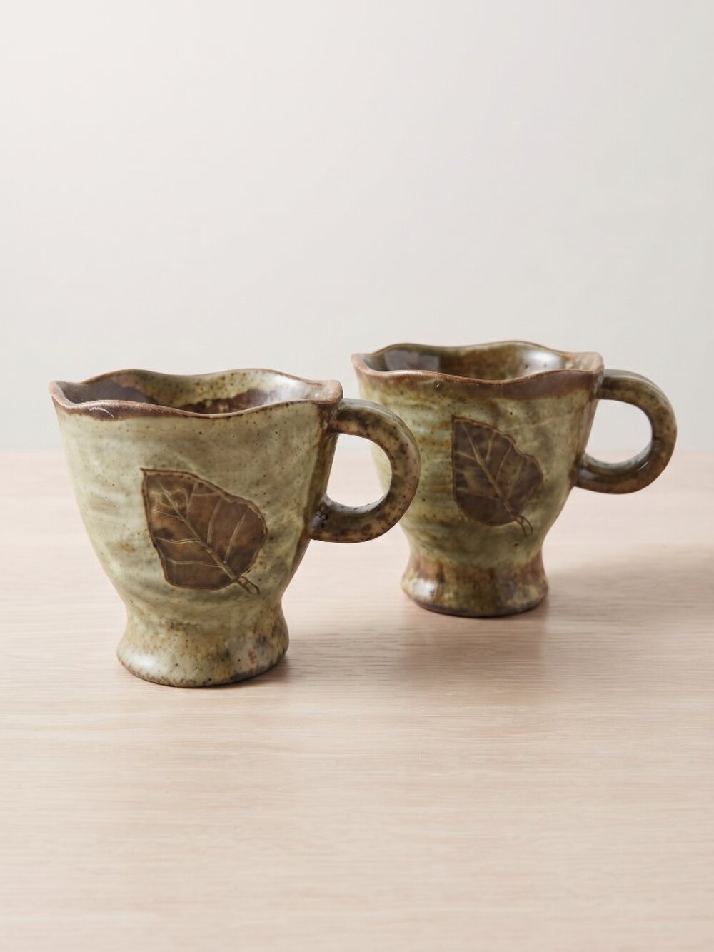 Set 2 Handmade Korean Buncheong Ceramic Leaf Pedestal Coffee Tea Mugs 3.75 In